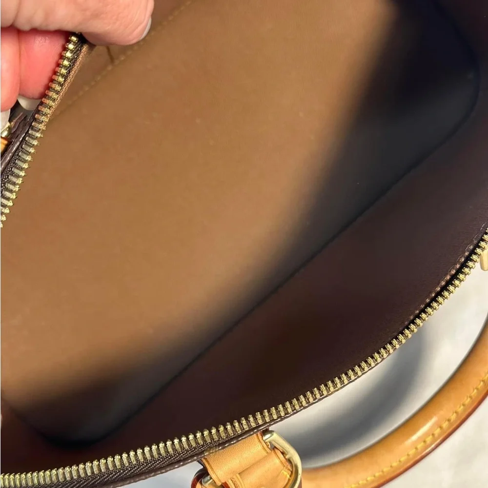 Louis Vuitton Monogram Alma PM - Picture 6 of 11